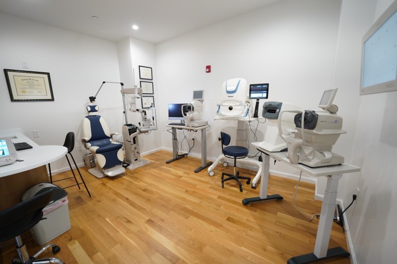 Top Optometrist in Scarsdale: Exams, Glasses & Contacts at Eye Gallery